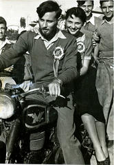 עורך "העולם הזה", 1951, במרוץ האופנועים